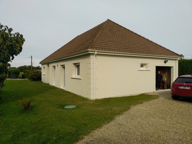 pose d'un ravalement en enduit projeté sur une maison proche Le Havre 76
